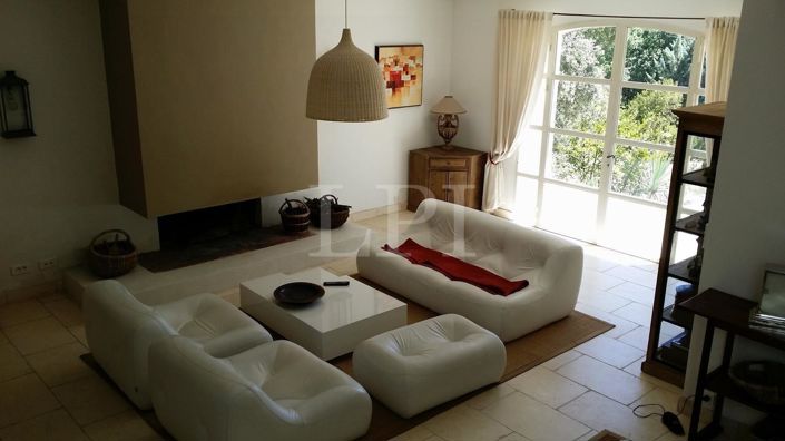 Image No.27-4 Bed House for sale