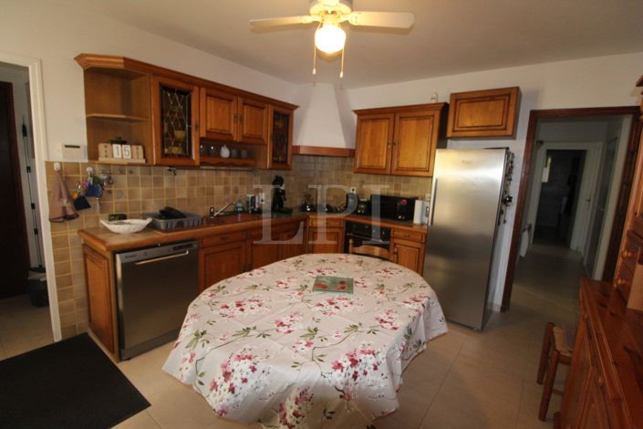 Image No.6-5 Bed House for sale