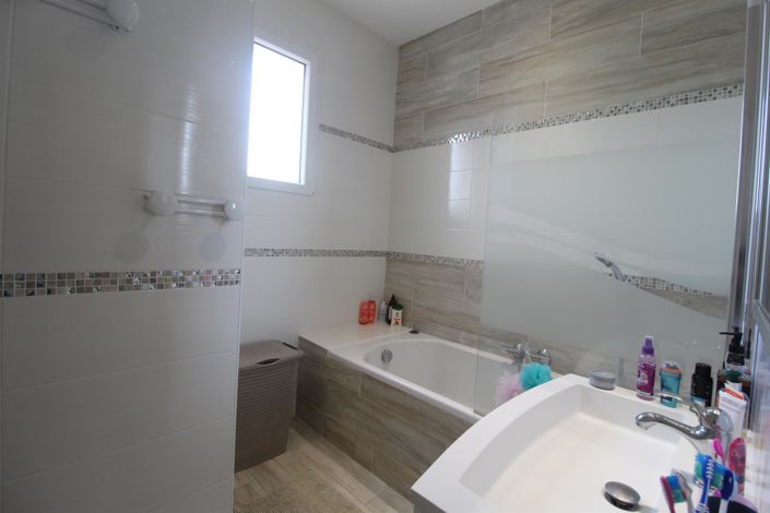 Image No.8-Maison de 5 chambres à vendre à Saint-Martin-de-Castillon