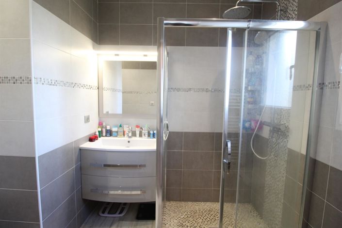 Image No.9-Maison de 5 chambres à vendre à Saint-Martin-de-Castillon