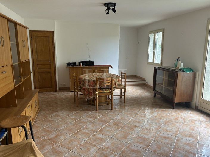 Image No.2-3 Bed House for sale