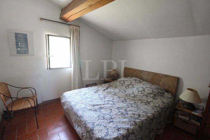 Image No.6-5 Bed House for sale