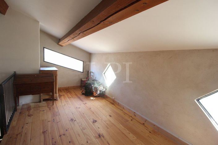 Image No.7-5 Bed House for sale