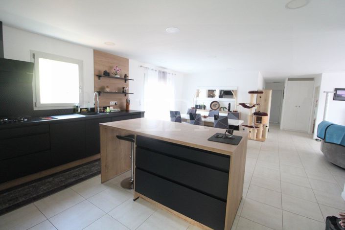 Image No.2-3 Bed House for sale