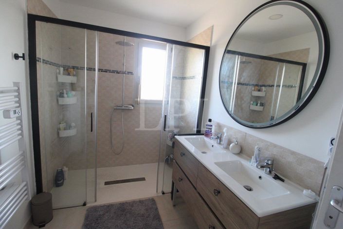 Image No.5-3 Bed House for sale