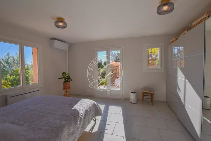 Image No.21-4 Bed House for sale