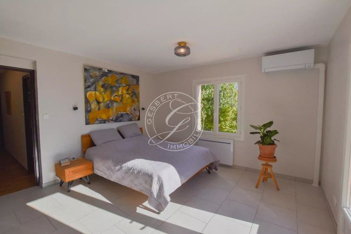 Image No.22-4 Bed House for sale