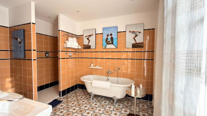 Image No.14-6 Bed House for sale