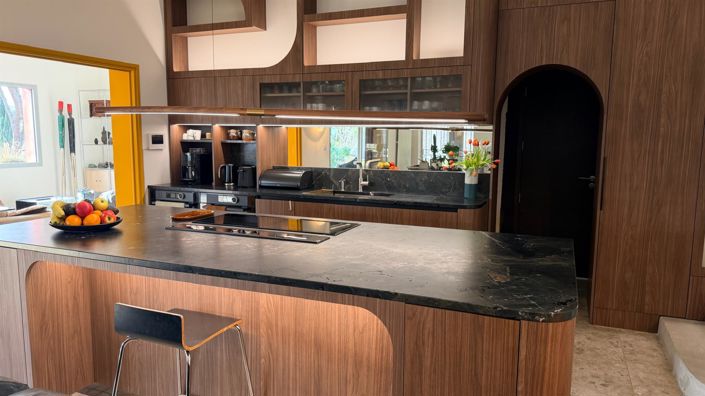 Image No.2-6 Bed House for sale