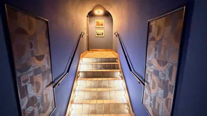 Image No.8-6 Bed House for sale