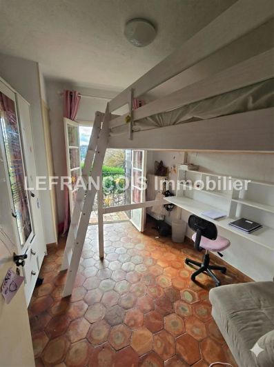 Image No.12-House for sale