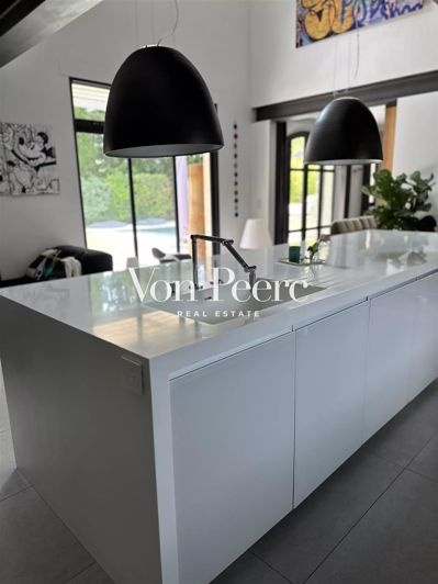 Image No.18-4 Bed House for sale