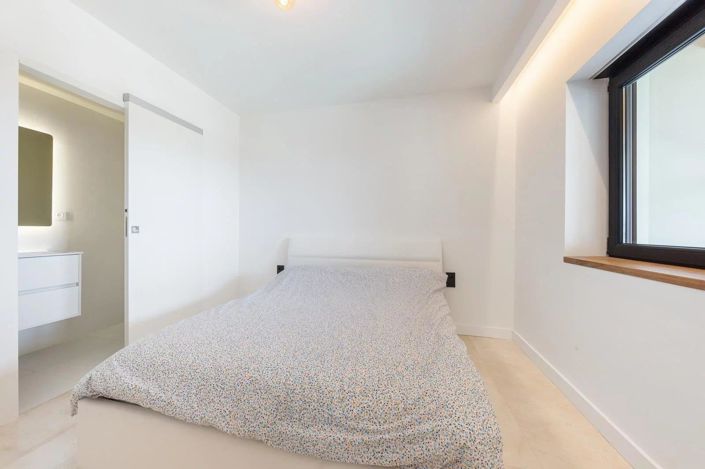 Image No.8-3 Bed House for sale