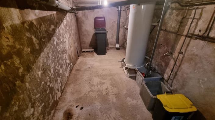 Image No.11-2 Bed House for sale