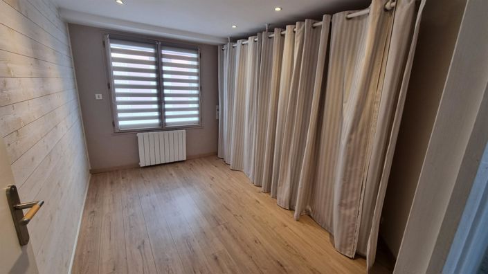 Image No.4-2 Bed House for sale