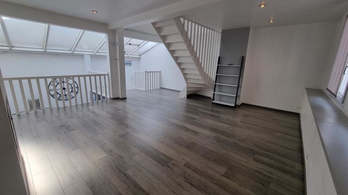 Image No.8-2 Bed House for sale