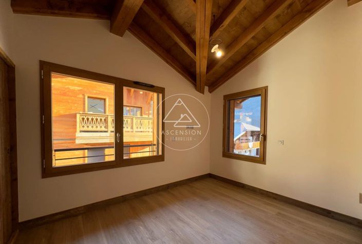 Image No.10-3 Bed Apartment for sale