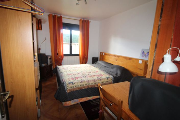 Image No.8-3 Bed House for sale