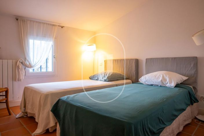 Image No.10-5 Bed House for sale