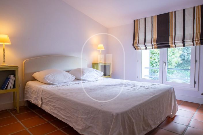 Image No.12-5 Bed House for sale