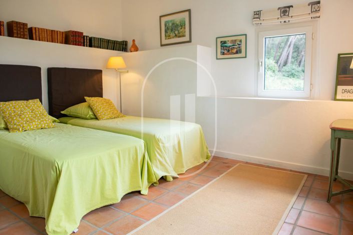 Image No.14-5 Bed House for sale