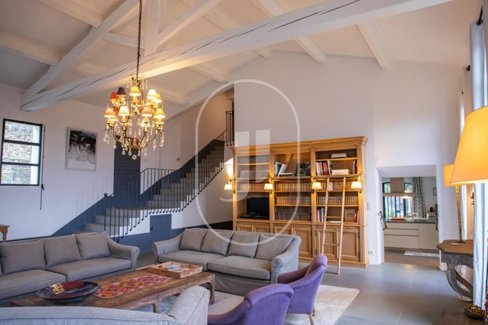 Image No.3-5 Bed House for sale