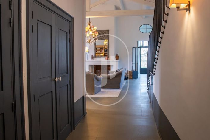 Image No.3-5 Bed House for sale