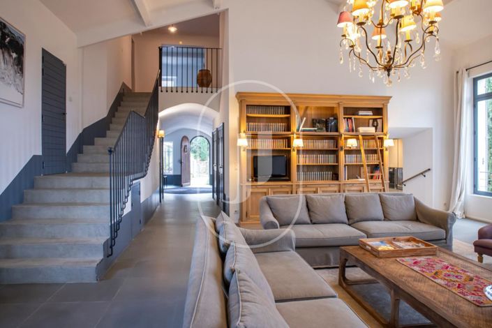 Image No.4-5 Bed House for sale