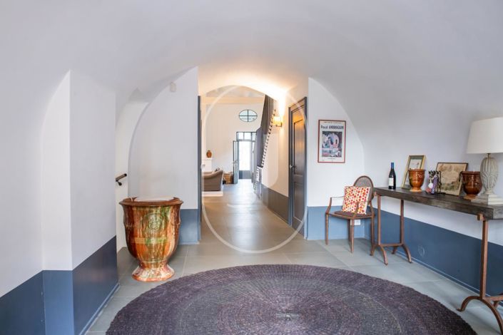 Image No.6-5 Bed House for sale