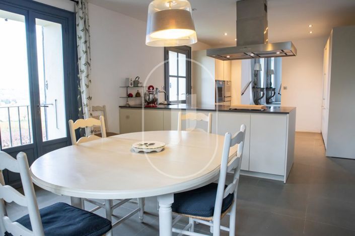 Image No.9-5 Bed House for sale