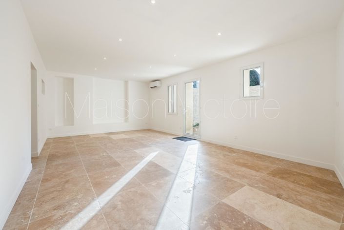 Image No.10-5 Bed House for sale