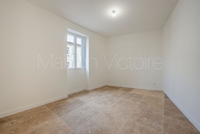 Image No.5-5 Bed House for sale