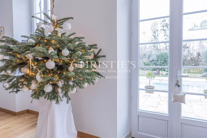 Image No.2-4 Bed House for sale