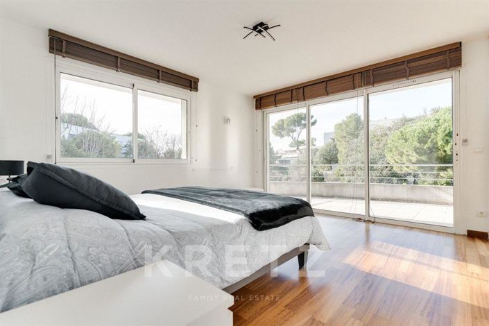 Image No.11-5 Bed House for sale