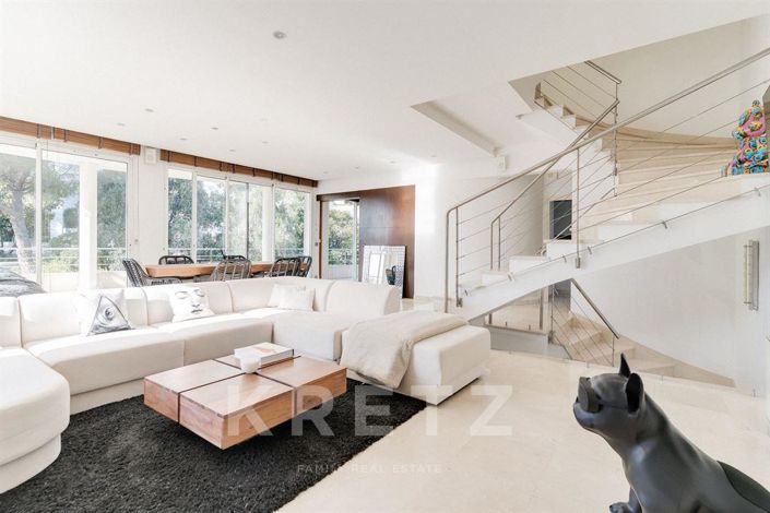 Image No.12-5 Bed House for sale