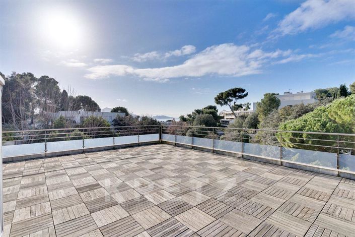 Image No.4-5 Bed House for sale