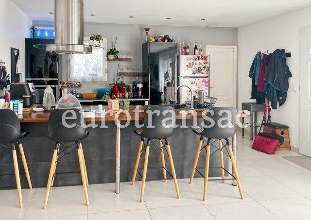 Image No.4-4 Bed House for sale