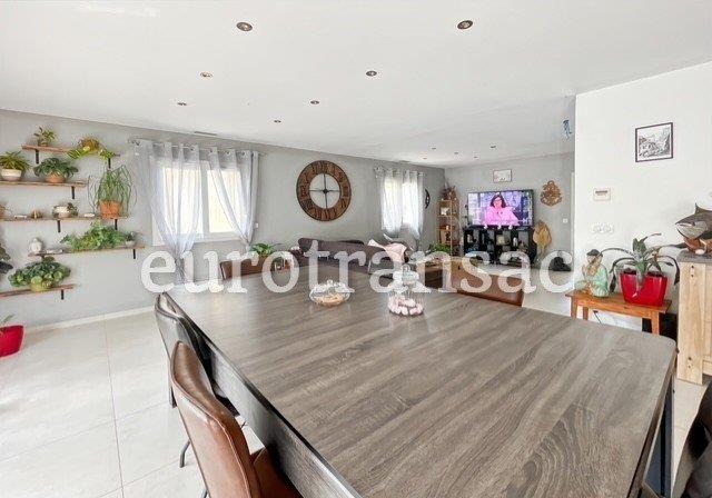 Image No.5-4 Bed House for sale