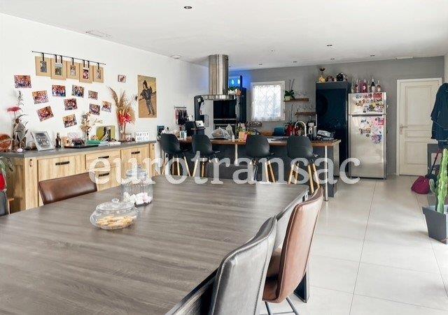 Image No.6-4 Bed House for sale