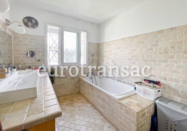 Image No.7-4 Bed House for sale