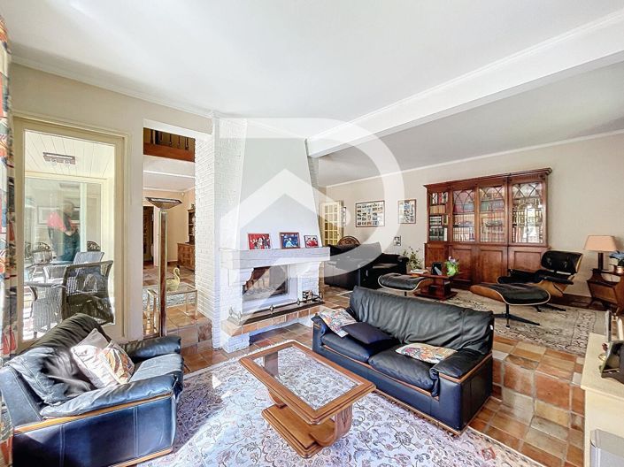 Image No.3-4 Bed House for sale