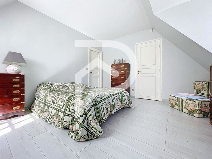 Image No.4-4 Bed House for sale