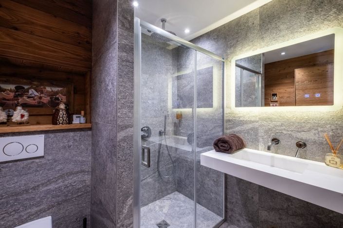 Image No.12-4 Bed House for sale