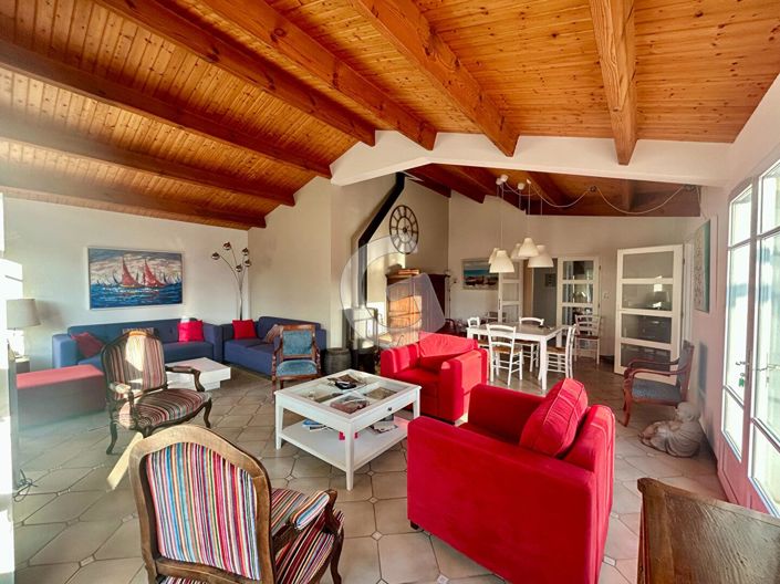 Image No.4-5 Bed House for sale