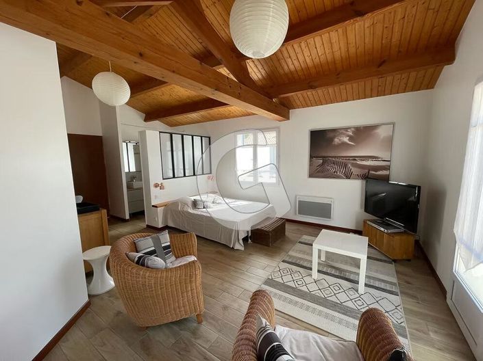 Image No.9-5 Bed House for sale