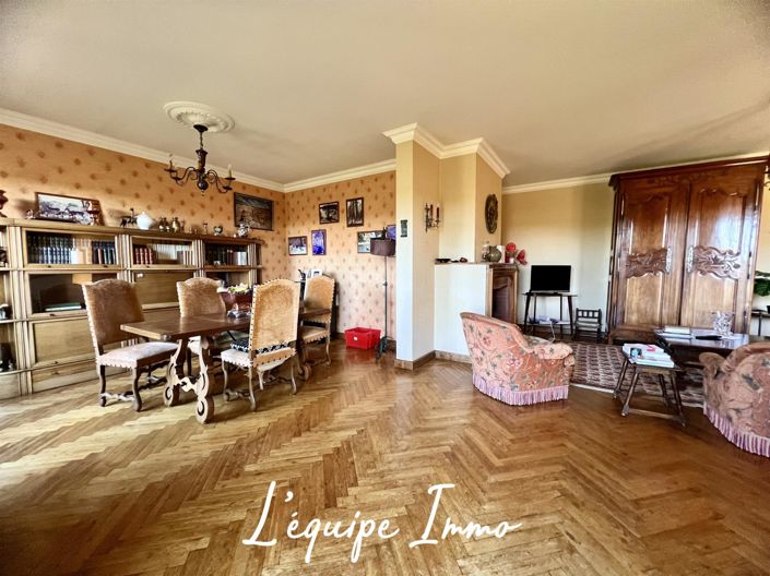 Image No.2-4 Bed House for sale