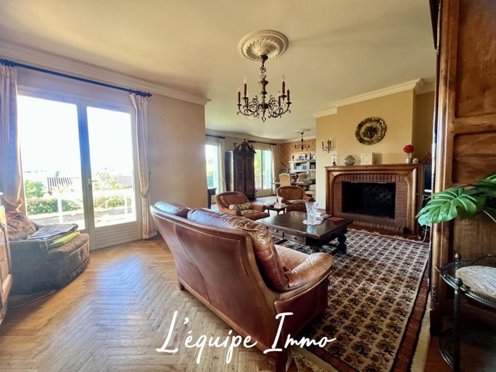 Image No.8-4 Bed House for sale