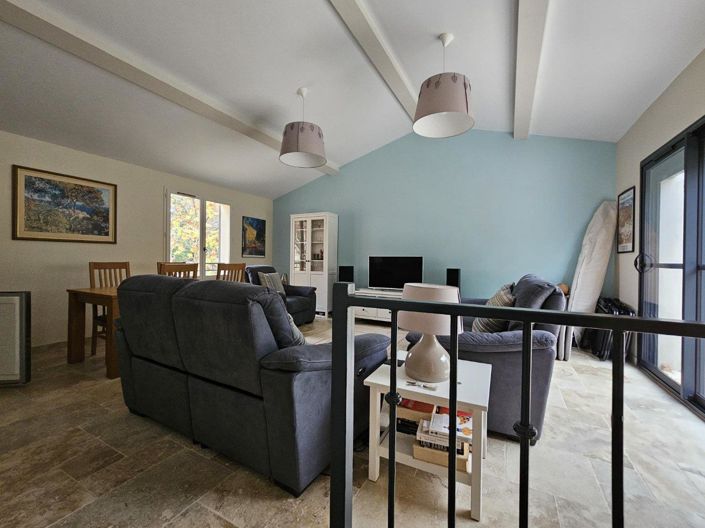 Image No.5-2 Bed House for sale