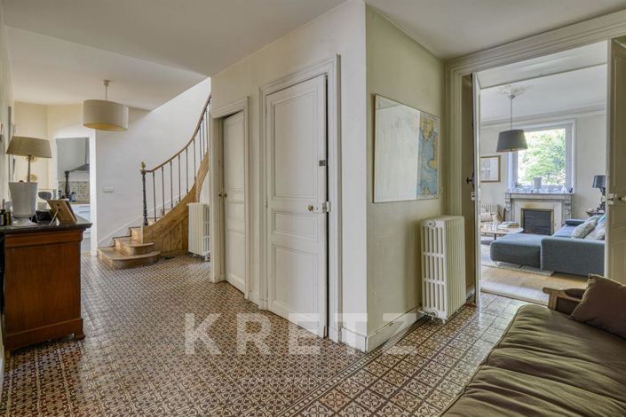 Image No.12-5 Bed House for sale