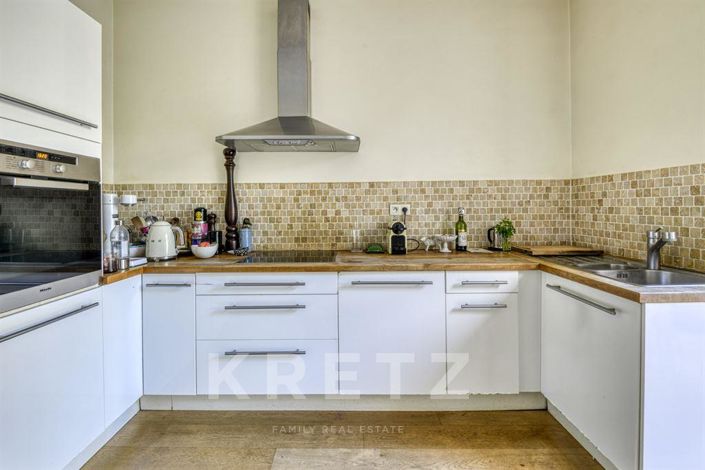 Image No.7-5 Bed House for sale